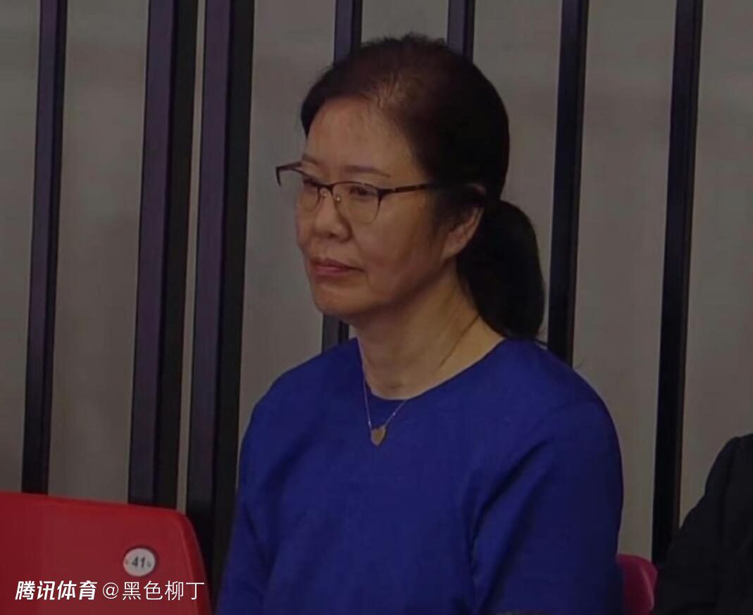 老师办公室狂肉校花h寝室视频